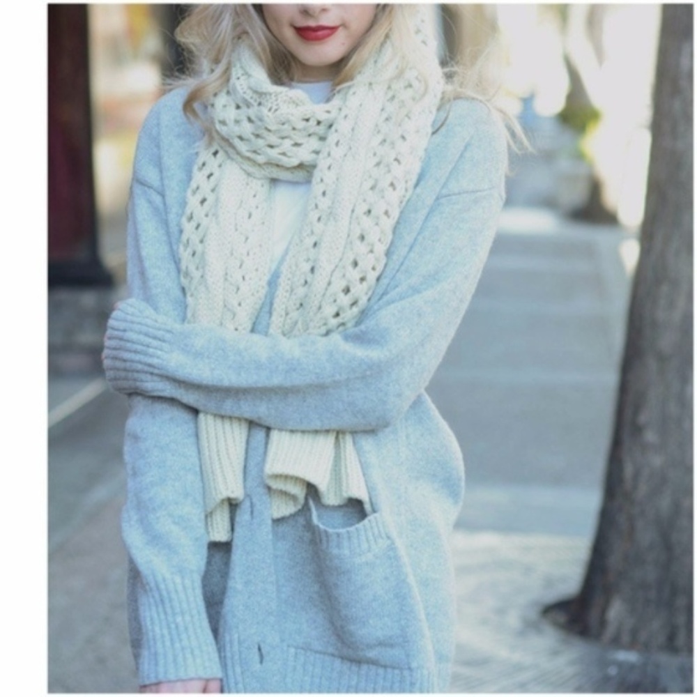 lattice // cabled knit cream chunky winter scarf